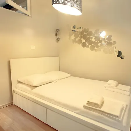 Pristine One-bedroom In Ired *