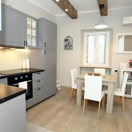 Pristine One-bedroom In Ired
